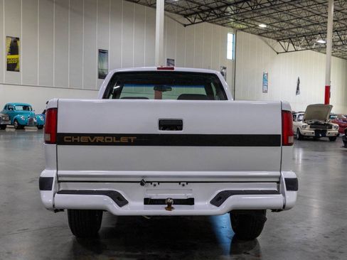 Used 1995 Chevrolet S10 Pickup LS RWD image 5