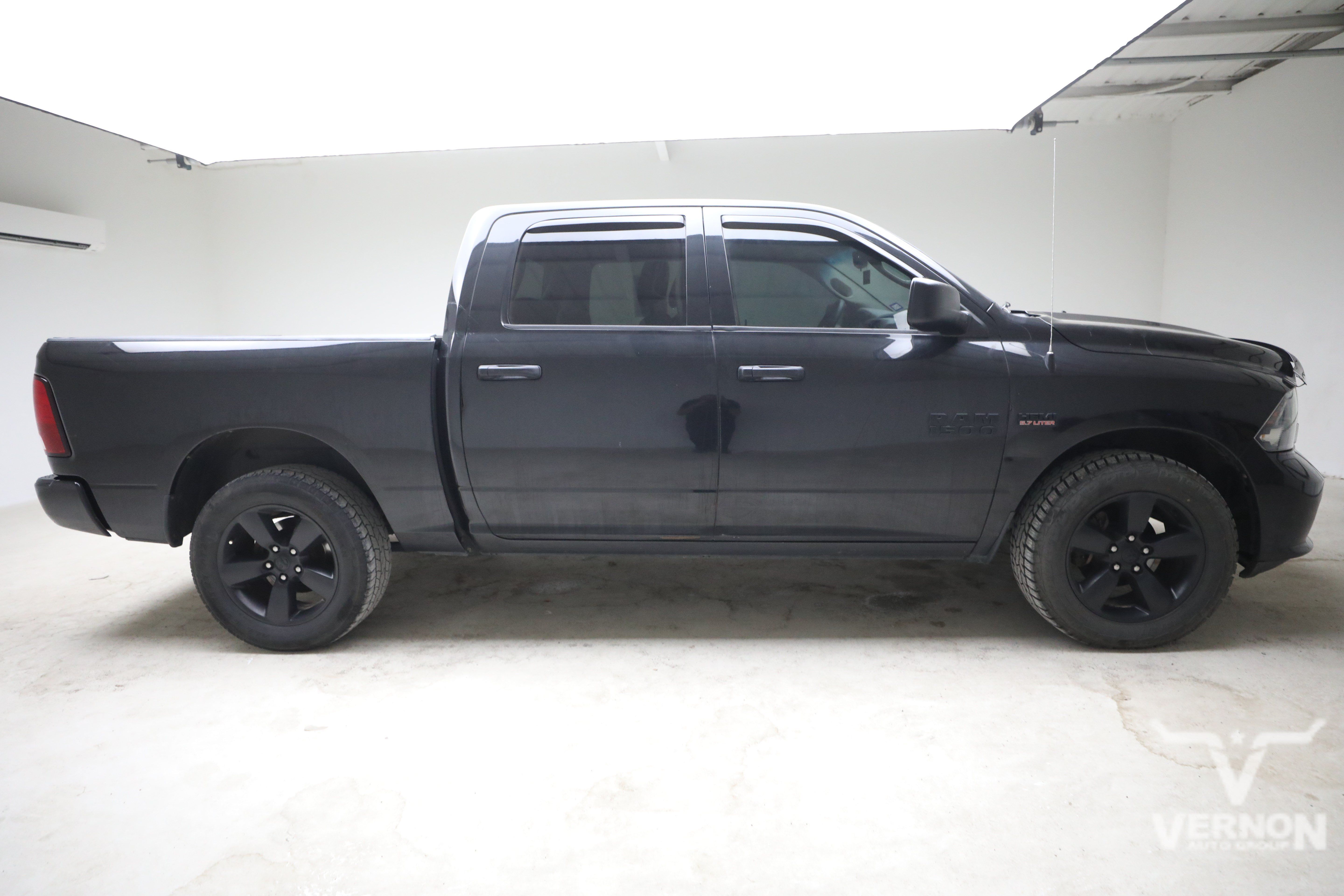 Used 2016 RAM 1500 Express w/ Black Ram 1500 Express Group AWD/4WD image 5