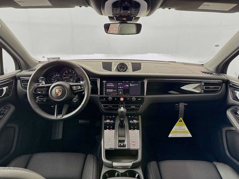 New 2025 Porsche Macan image 35