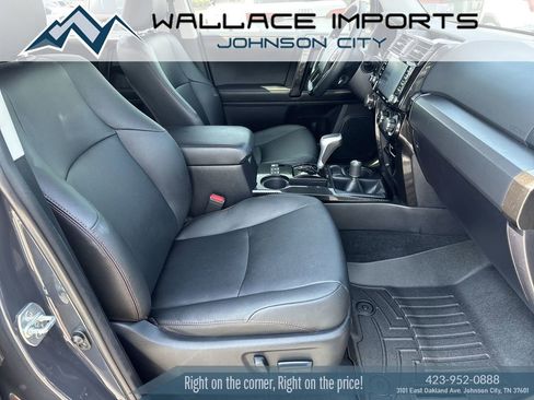 Used 2024 Toyota 4Runner TRD Off-Road Premium AWD/4WD image 38