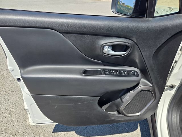Used 2023 Jeep Renegade Latitude AWD/4WD image 17