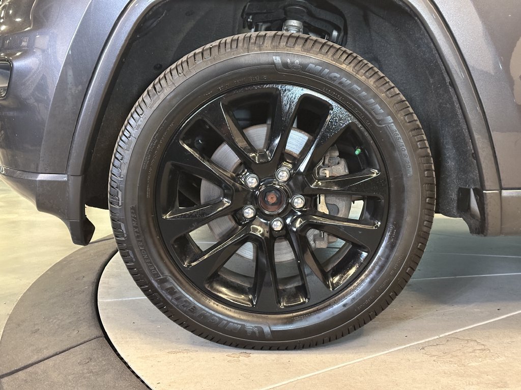 Used 2021 Jeep Grand Cherokee Laredo X AWD/4WD image 26