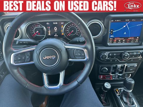 Used 2022 Jeep Gladiator Rubicon w/ Cold Weather Group AWD/4WD image 17