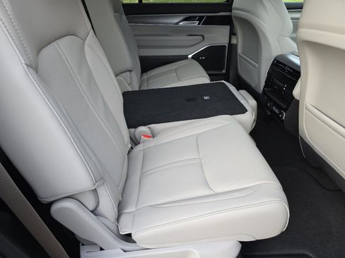 New 2025 Jeep Wagoneer 4WD w/ Convenience Group I image 12