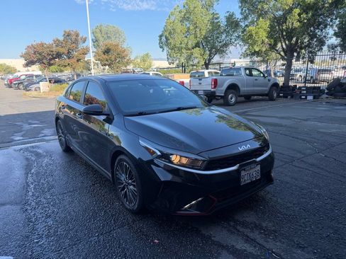 Used 2023 Kia Forte GT-Line w/ GT-Line Premium Package FWD image 2