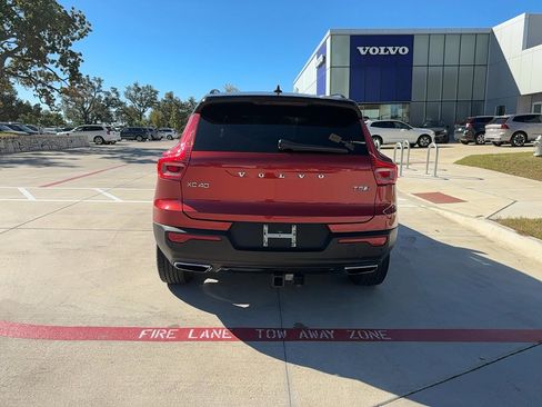 Used 2019 Volvo XC40 T5 R-Design image 5