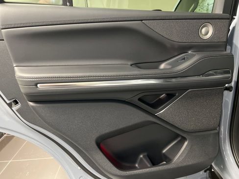 New 2025 Lincoln Navigator Reserve w/ Jet Appearance Package image 40