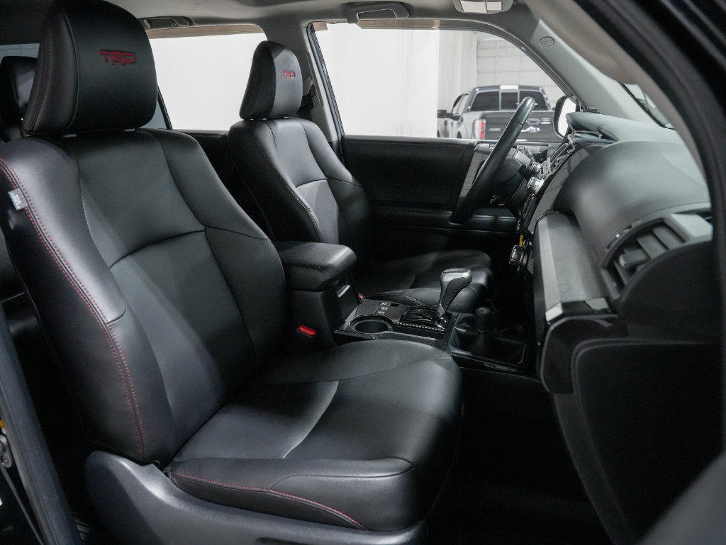 Used 2018 Toyota 4Runner TRD Off-Road Premium AWD/4WD image 25