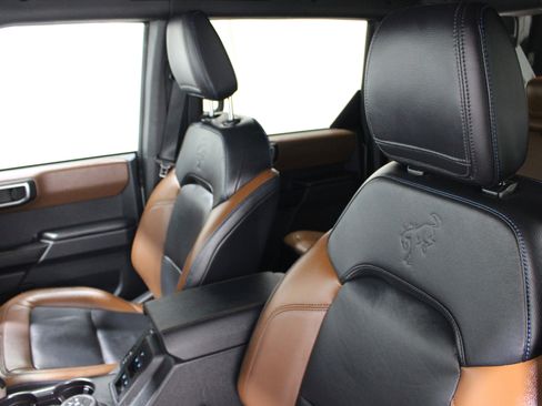 Used 2024 Ford Bronco Outer Banks AWD/4WD image 4