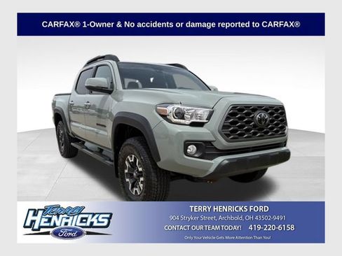 Used 2022 Toyota Tacoma TRD Off-Road w/ Black Out Package (TMS) AWD/4WD image 1