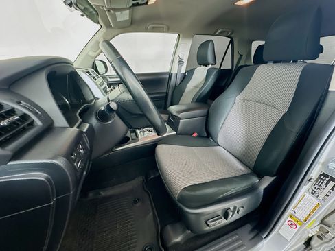 Used 2019 Toyota 4Runner SR5 AWD/4WD image 13