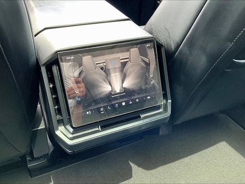 Used 2024 Tesla Cybertruck AWD Crew Cab image 11