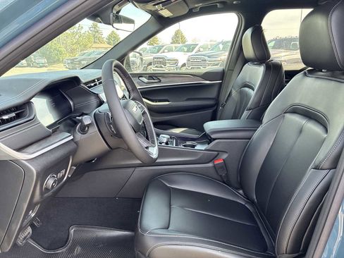 New 2026 Jeep Grand Cherokee Limited w/ Limited Altitude Package AWD/4WD image 13