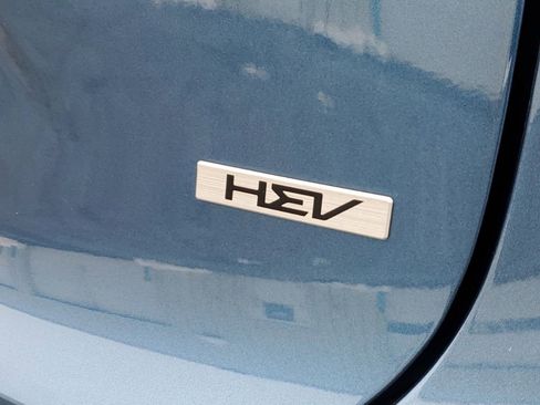 Used 2023 Kia Niro SX Touring image 10