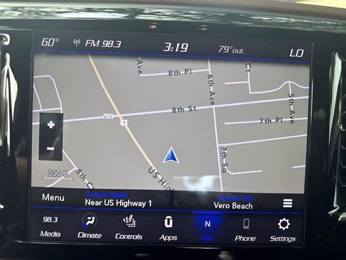 Used 2020 Chrysler Pacifica Limited w/ Tire & Wheel Group FWD image 34