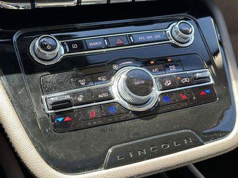 Certified 2022 Lincoln Corsair AWD w/ Premium Package image 42