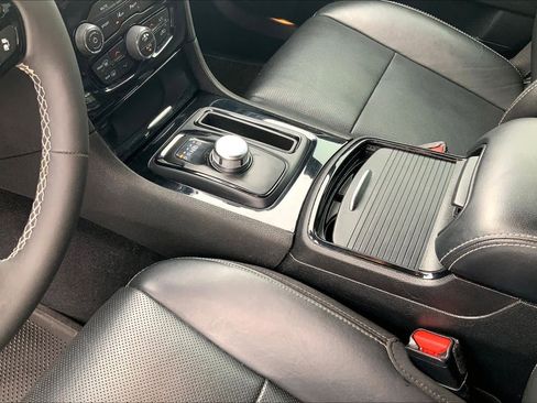 Used 2023 Chrysler 300 S w/ Comfort Group RWD image 17