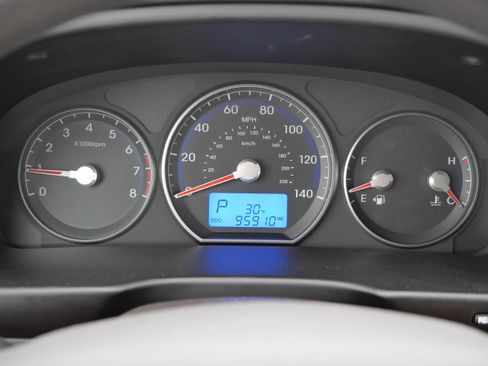 Used 2011 Hyundai Santa Fe GLS image 22