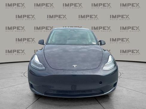 Used 2024 Tesla Model Y Long Range AWD/4WD image 8