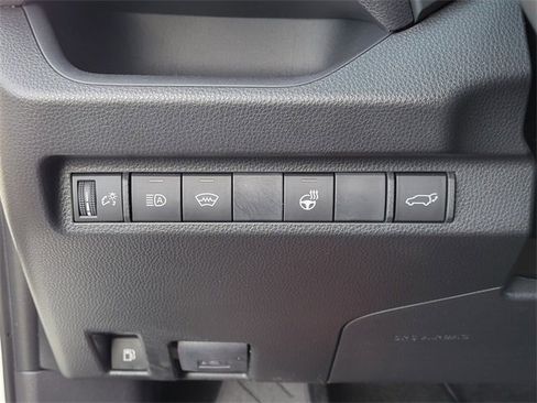 Used 2023 Toyota RAV4 SE image 30