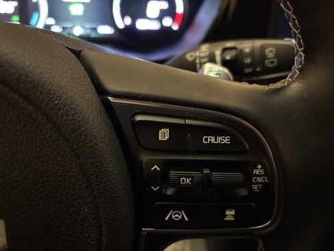 Used 2022 Kia Niro EX w/ Cold Weather Package image 16