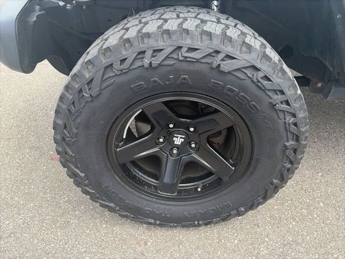 Used 2019 Jeep Wrangler Unlimited Sahara image 10