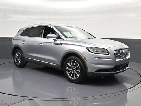 Used 2021 Lincoln Nautilus FWD image 5