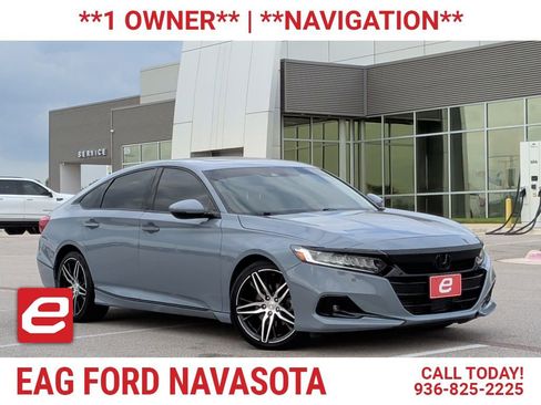 Used 2022 Honda Accord Touring image 1