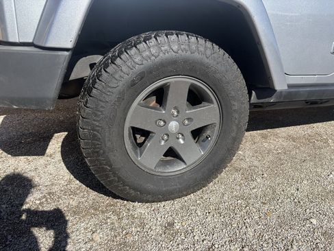 Used 2015 Jeep Wrangler Unlimited Sport image 9