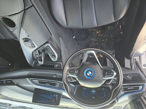 Used 2016 BMW i8 image 25