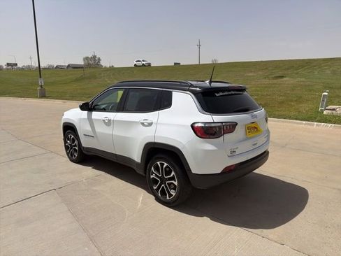 Used 2024 Jeep Compass Limited AWD/4WD image 5