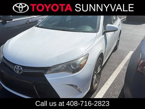 Used 2017 Toyota Camry SE FWD image 1