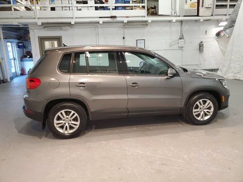 Used 2012 Volkswagen Tiguan S FWD image 7