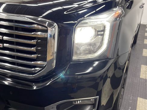 Used 2019 GMC Yukon XL Denali w/ Denali Ultimate Package AWD/4WD image 27