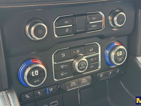 Certified 2024 GMC Yukon XL AT4 w/ AT4 Premium Plus Package AWD/4WD image 27