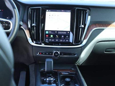 Used 2025 Volvo V60 B5 Cross Country Plus AWD/4WD image 16