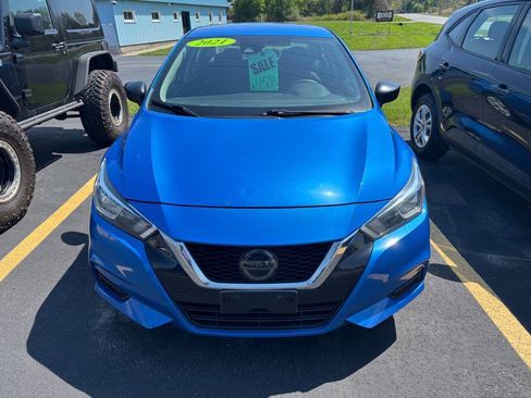 Used 2021 Nissan Versa S FWD image 3