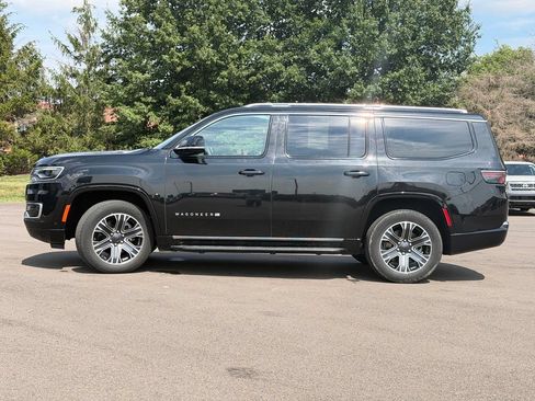 Used 2024 Jeep Wagoneer Series II w/ Flexible Seating Group AWD/4WD image 3