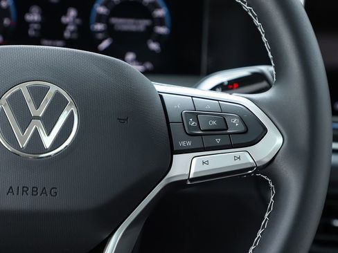 New 2026 Volkswagen Tiguan SE image 22