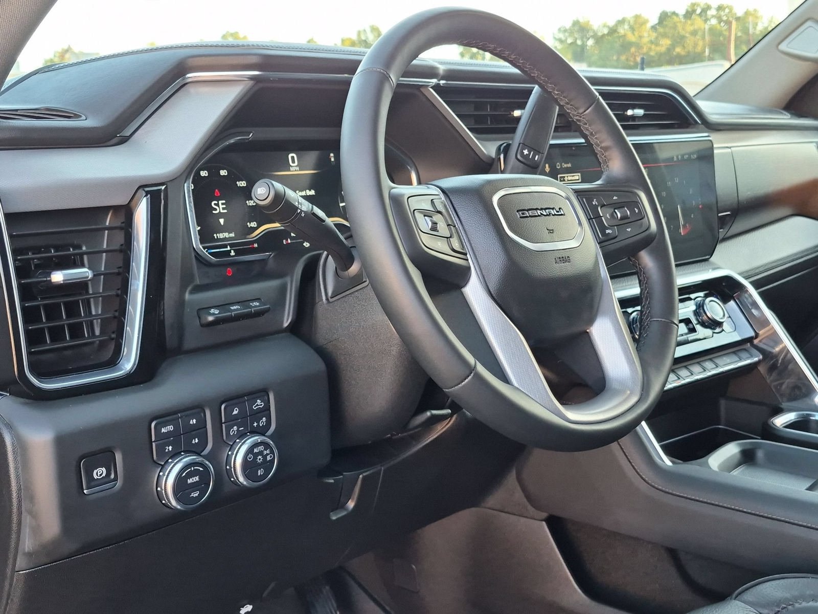 Used 2025 GMC Sierra 2500 Denali w/ Denali Reserve Package AWD/4WD image 11