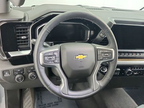 Used 2026 Chevrolet Silverado 1500 LT AWD/4WD image 18