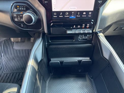 Used 2023 RAM 1500 Big Horn AWD/4WD image 32