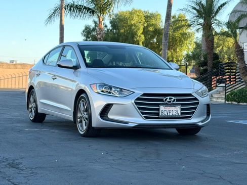 Used 2018 Hyundai Elantra SEL FWD image 2