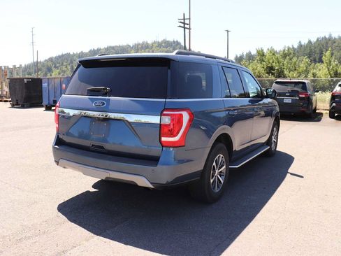 Used 2020 Ford Expedition XLT w/ Equipment Group 202A AWD/4WD image 5