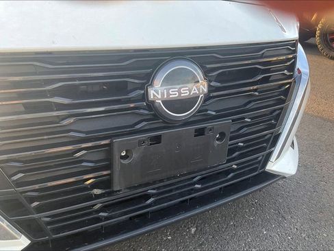 Used 2025 Nissan Altima 2.5 SV image 32