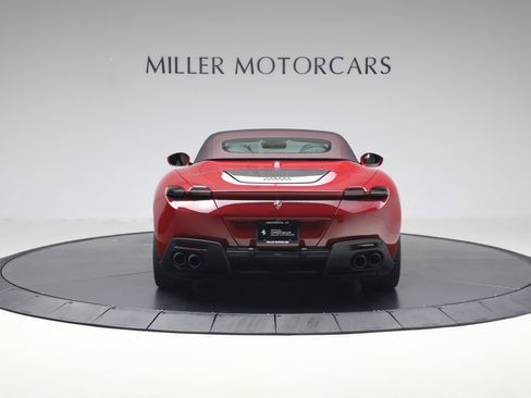 Certified 2025 Ferrari Roma Spider RWD image 30