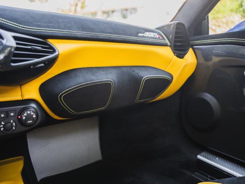 Used 2015 Ferrari 458 Speciale A RWD image 55