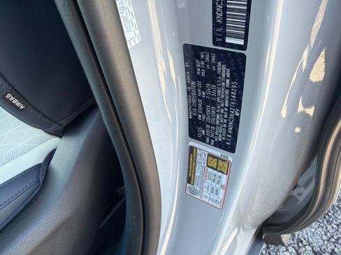 New 2026 Kia Carnival EX FWD image 14
