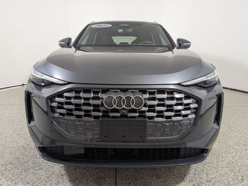 Certified 2025 Audi Q5 Premium AWD/4WD image 2