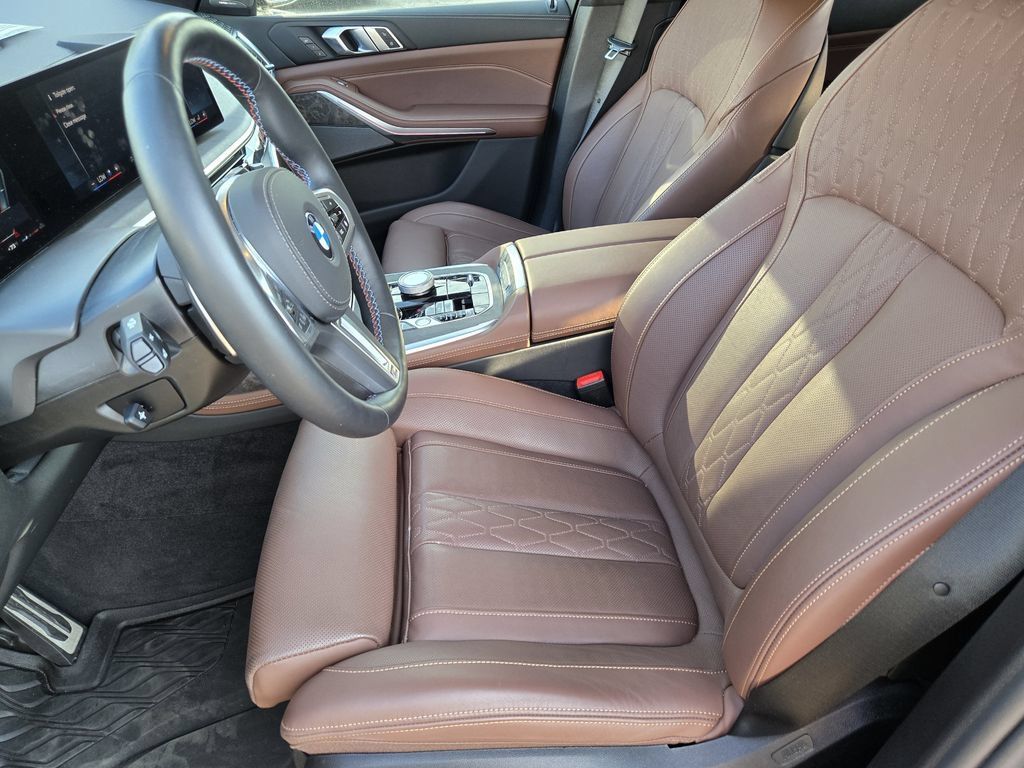 Certified 2025 BMW X7 M60i AWD/4WD image 16